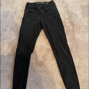 Old navy black regular skinny jeans size 4. Has held there value great.